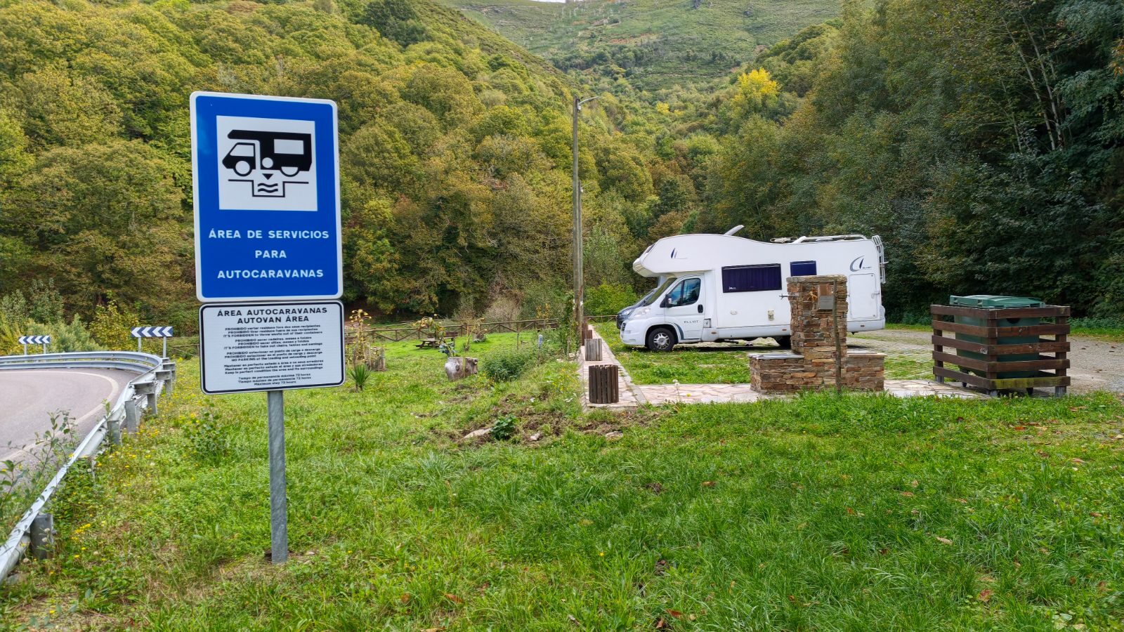 Área de autocaravanas de Folgoso do Courel — Santa Eufemia