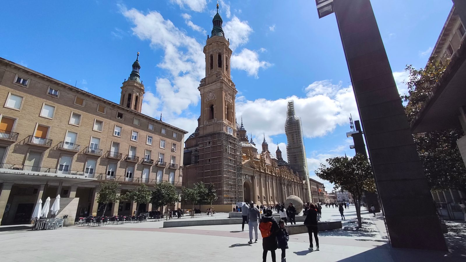Zaragoza — Entre el Pilar y el Ebro