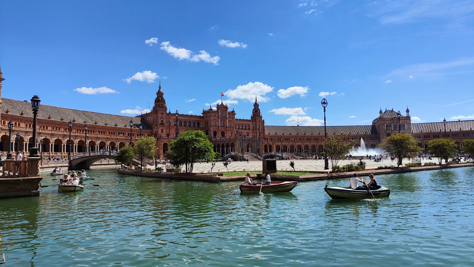 Sevilla — Entre la Giralda y el Guadalquivir